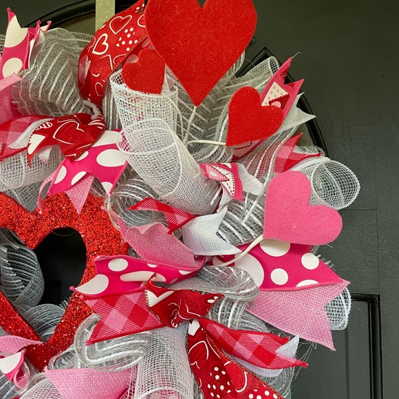 Valentine’s Day Hearts Wreath - Picture 5 of 5